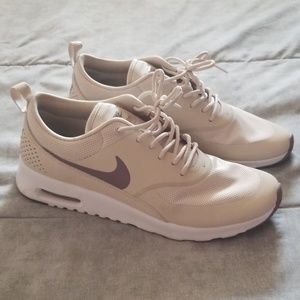 Nike Air Thea